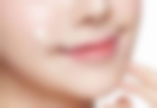 五、艾灸眼部能消眼袋吗?专精评估与医美方案