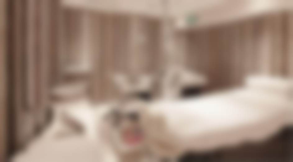 {重庆联合丽格黄丹丹医生用嗨体帮我三次治疗改善天生深颈纹效果太绝了