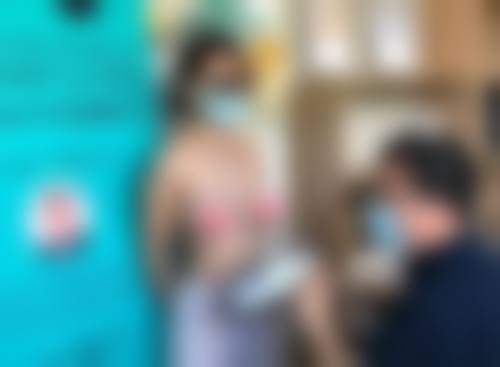 一、老年人大眼袋的日常护理方法